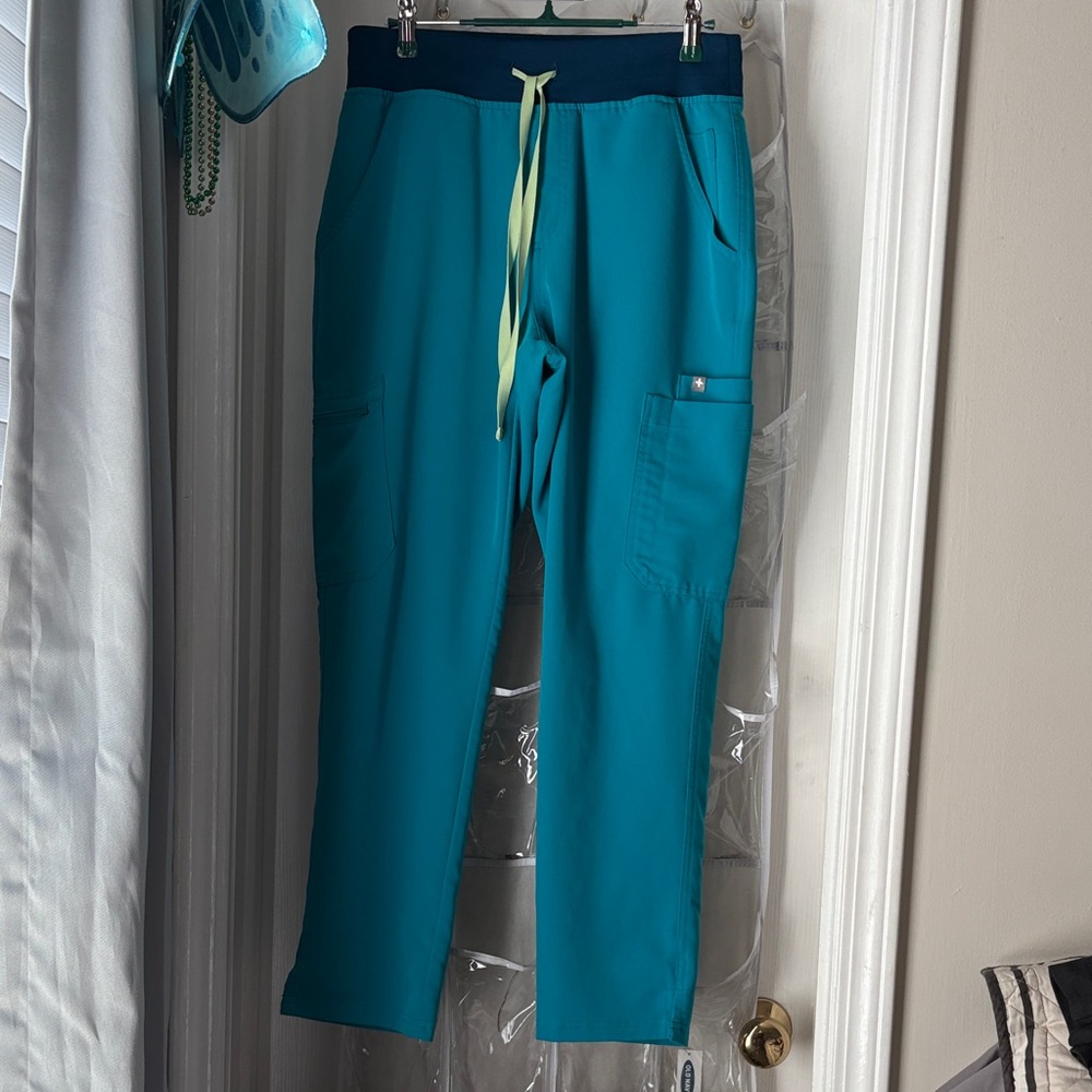 Figs limited edition yolo high rise women’s  teal pants size medium petite.